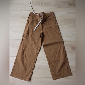 Vuori women's Tan ankle crop wide leg  rip stop Chinos